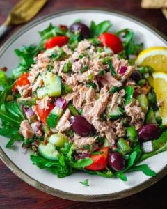 the BEST Mediterranean Tuna Salad, ready in 10 minutes