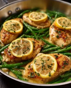 Delicious Lemon Garlic Butter Chicken and Green Beans Skillet served in a vibrant dish.