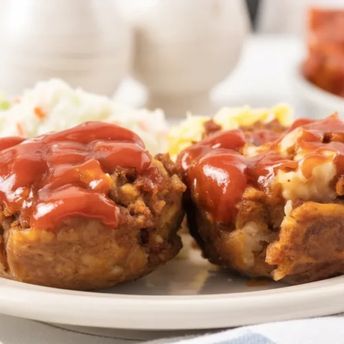 Mini Meatloaf Muffins with Cheese and Zucchini 2 Mini Meatloaf Muffins with Cheese and Zucchini