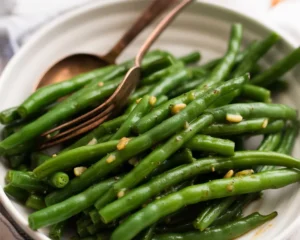 Skillet Green Beans with Garlic