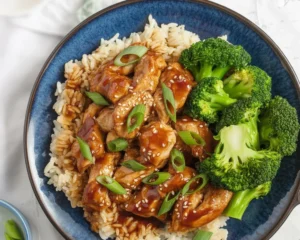 Delicious slow cooker chicken recipes including honey garlic and Marry Me chicken.