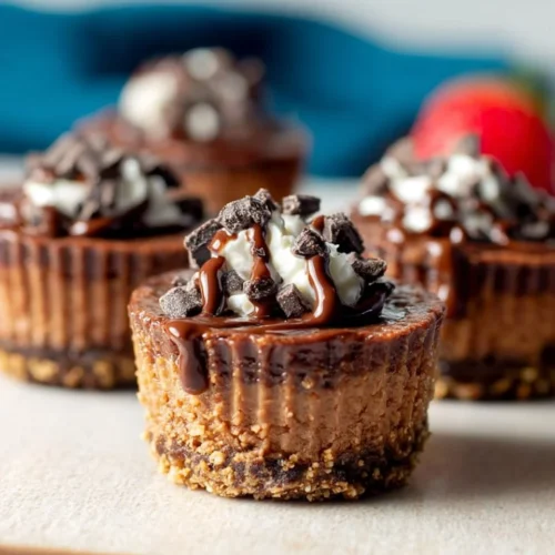 Mini Chocolate Hazelnut Cheesecake Bites with Cookie Crust 2 Mini Chocolate Hazelnut Cheesecake Bites with Cookie Crust