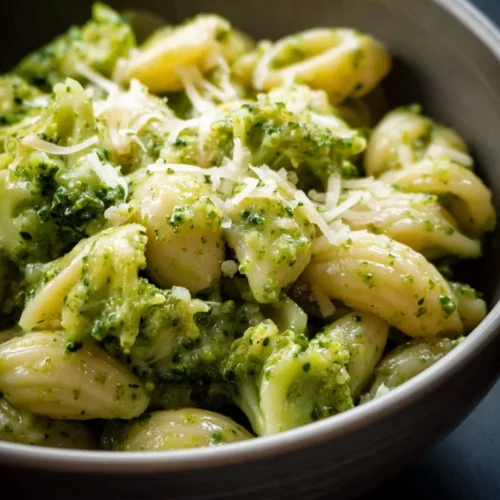 Lemon Parmesan Broccoli Pasta with Garlic and Red Pepper 2 Lemon Parmesan Broccoli Pasta with Garlic and Red Pepper