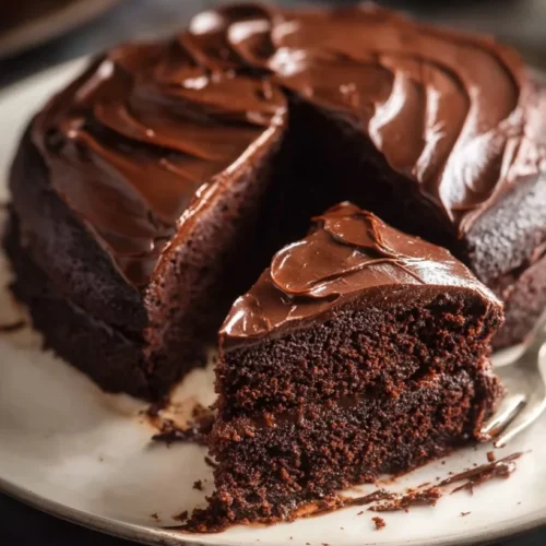 Easy Chocolate Fudge Cake with Ganache 2 Easy Chocolate Fudge Cake with Ganache