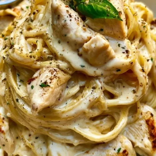 30 Minute Chicken Alfredo with Garlic Parmesan Cream 2 30 Minute Chicken Alfredo with Garlic Parmesan Cream