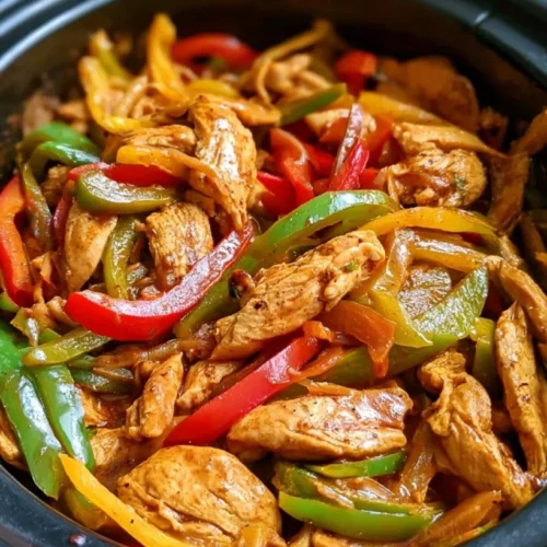 Easy Crockpot Chicken Fajitas with Peppers and Onions 2 Easy Crockpot Chicken Fajitas with Peppers and Onions