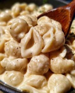 Creamy Garlic White Cheddar Shells