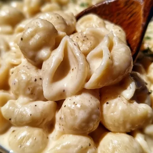 Creamy Garlic White Cheddar Shells 2 Creamy Garlic White Cheddar Shells