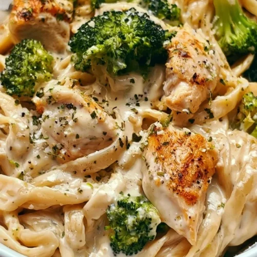One Pot Chicken Broccoli Alfredo with Fettuccine 2 One Pot Chicken Broccoli Alfredo with Fettuccine