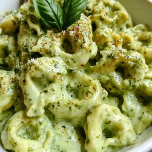 Creamy Pesto Alfredo Tortellini 2 Creamy Pesto Alfredo Tortellini